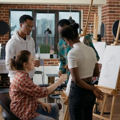 Transformer votre passion artistique en carrière grâce à une formation professionnelle